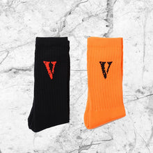 Load image into Gallery viewer, New men women socks Vlone socks letter long socks hip hop streetwear kanye west ins casual Crew harajuku Justin Bieber socks